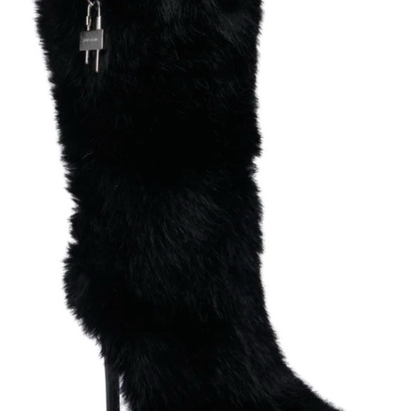 AKIRA Plush Black Heeled Boots - Picture 9 of 9